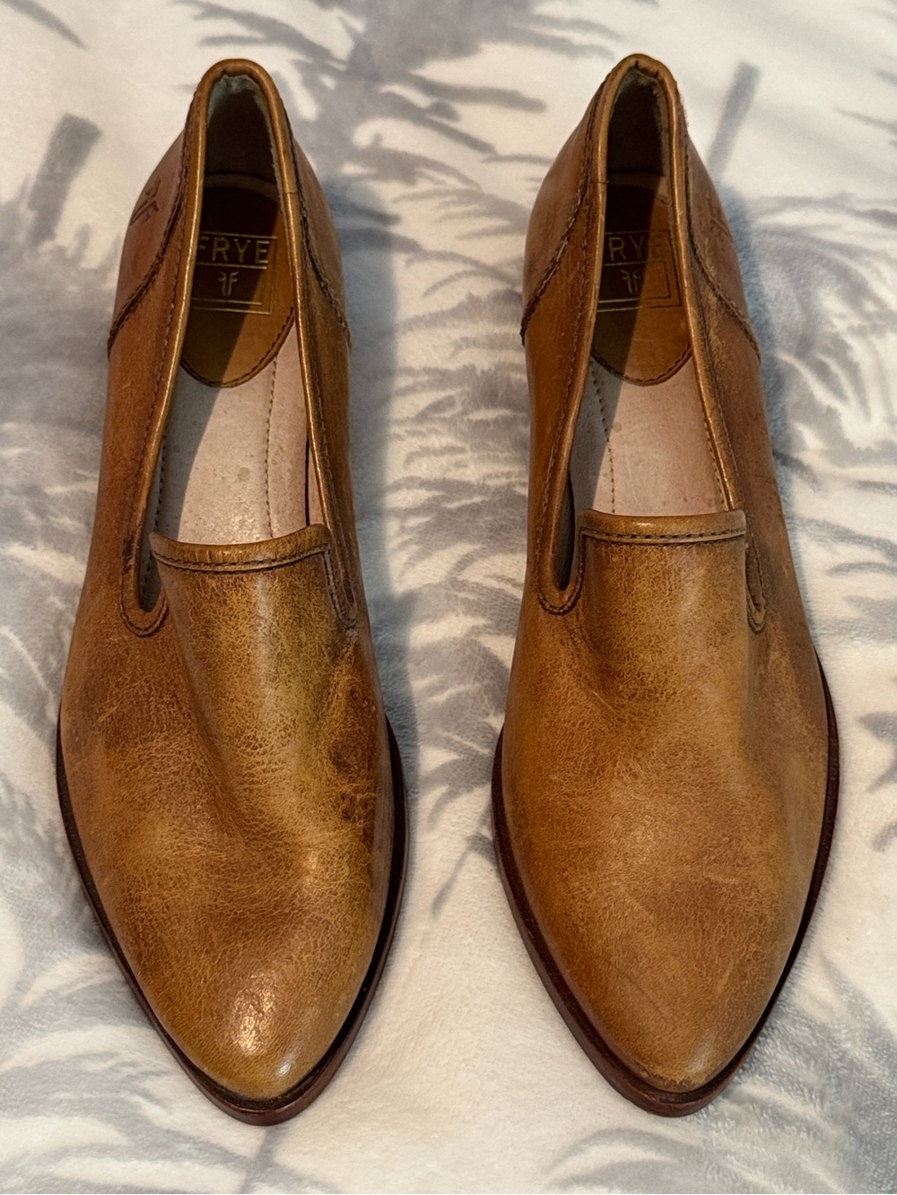 FRYE Leather Venetian Loafers - Picture 2 of 12
